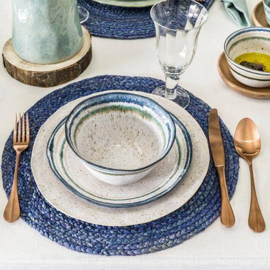 provans rustikalna mediteranska country vidiecka handmade rucne malovana keramicka jedalenska sada svadobny dar tyrkysova modra zelena kuchyna keramicka tanier plochy tanier balaton.jpg
